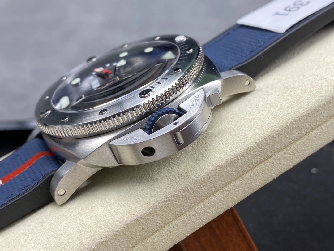 CBD Factory Panerai Submersible QuarantaQuattro Luna Rossa 44mm PAM01391 1:1 Super Clone – DDP.900 Movement Youthful 420